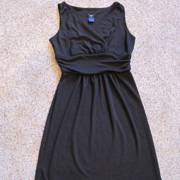 Ann Taylor Dresses & Skirts - Ann Taylor Petite Little black dress size 2P